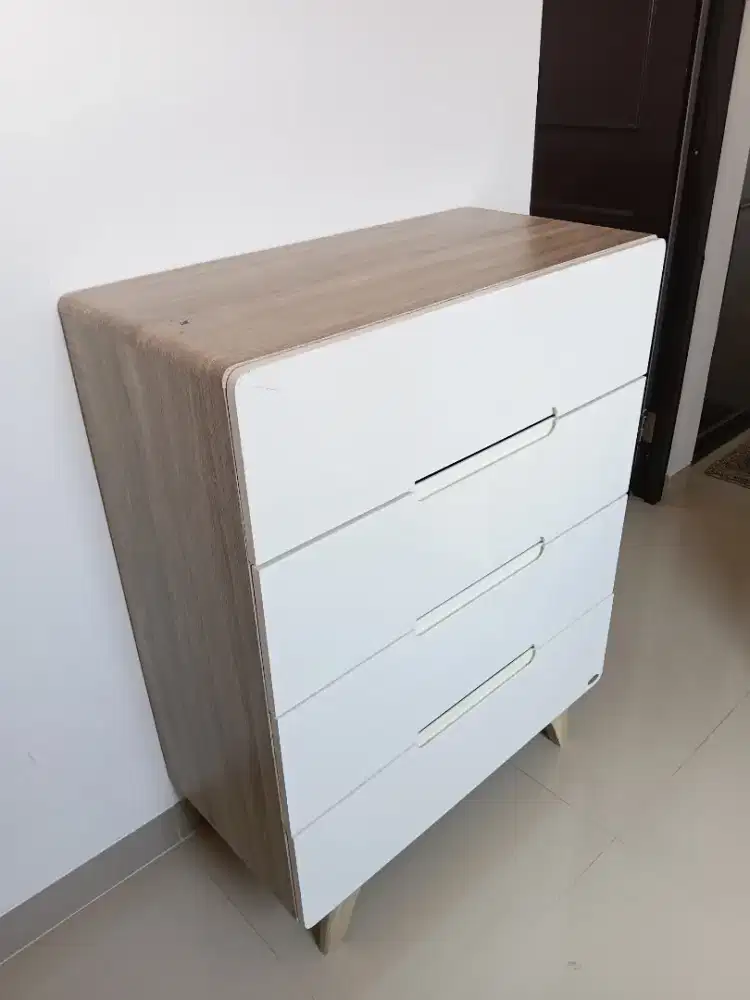 Lemari 4 laci Informa