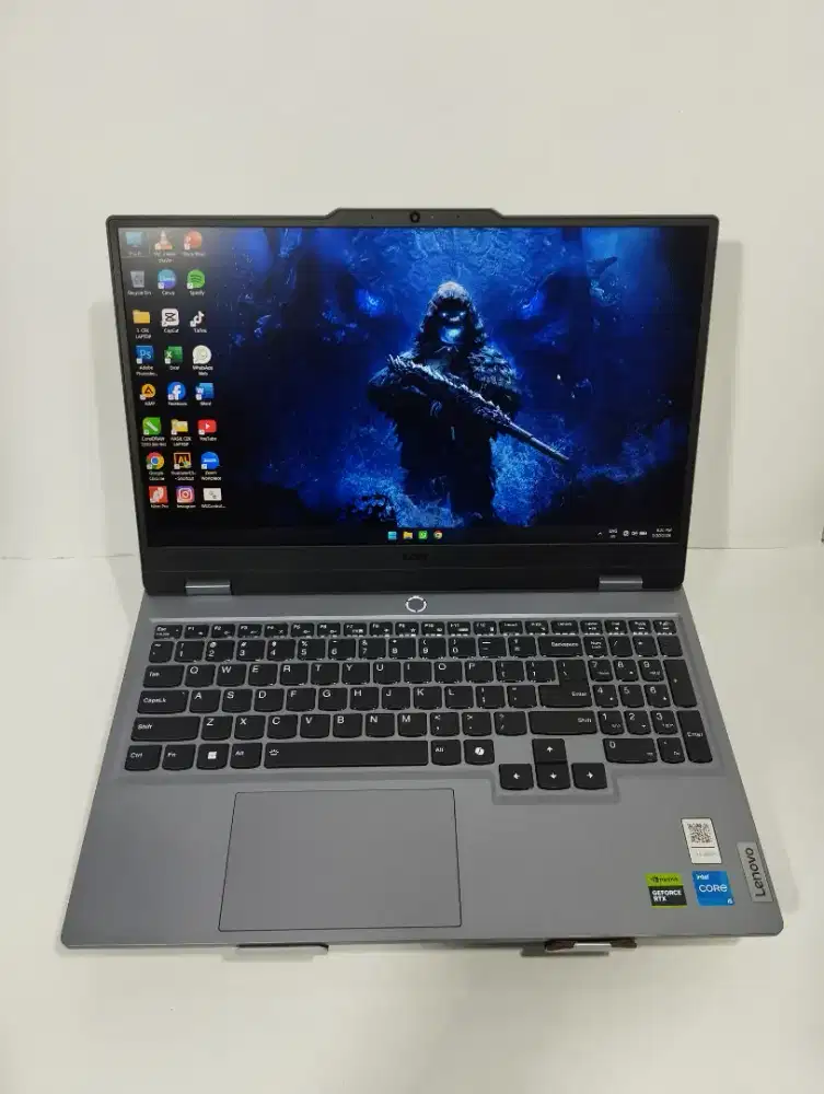 LAPTOP LENOVO LOQ 15IAX9