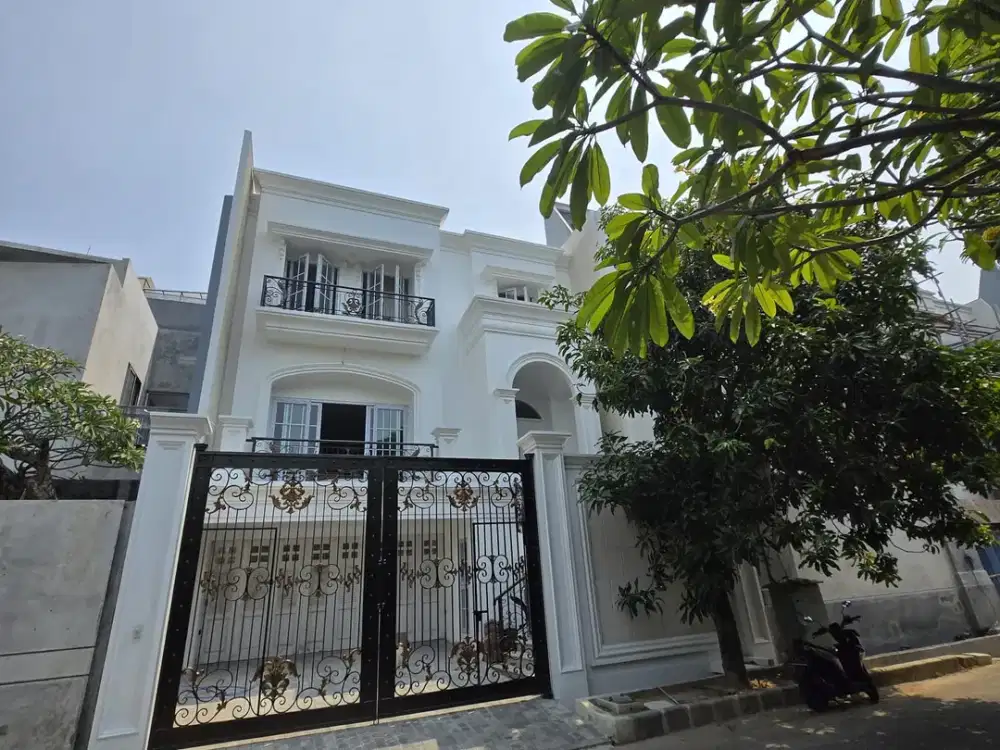 Dijual Rumah 3 Lantai Taman Permata Buana Brand New
