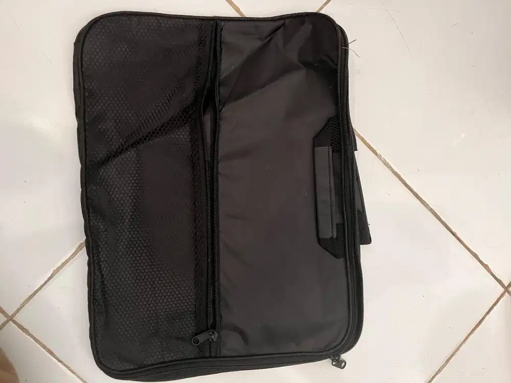 tas kerja/laptop