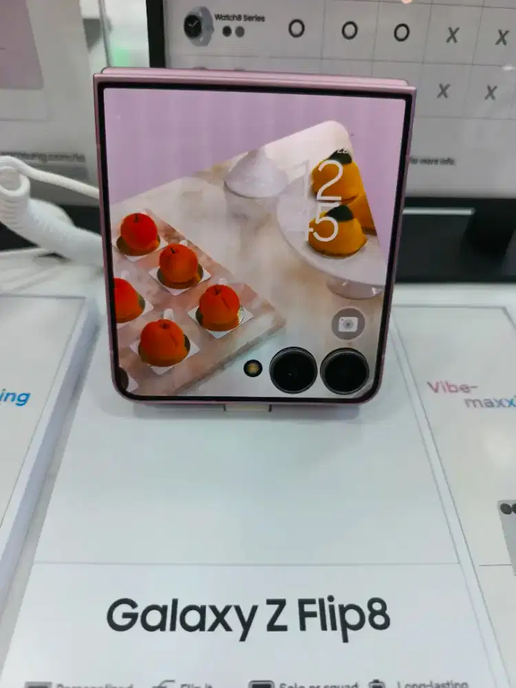 Samsung Galaxy Z Flip 8