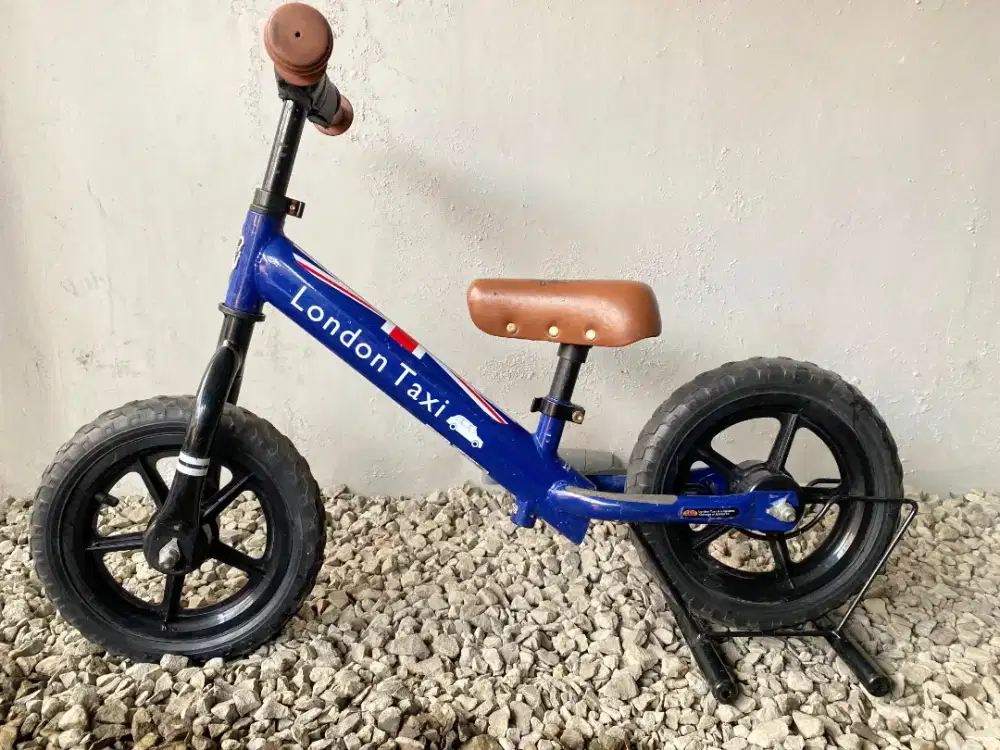 London Taxi Balance Bike