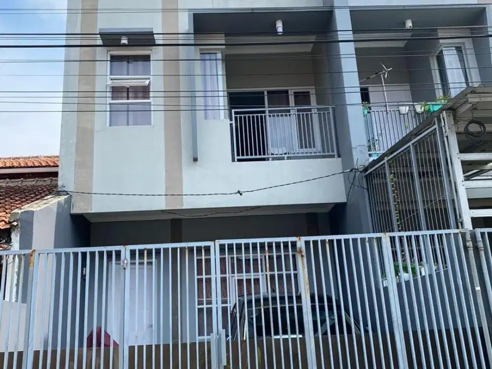 Dijual Rumah 2,5 Lantai Nyaman Siap Huni Bangunan Baru Lokasi di Kopo Permai 2 Bandung