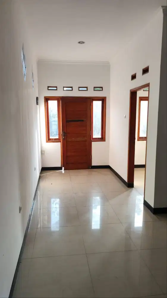 Disewakan Ruko Lokasi Strategis di Rajawali Barat