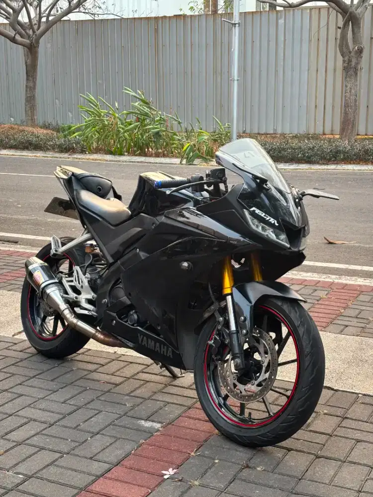 Dijual yamaha R15 v3 km rendah