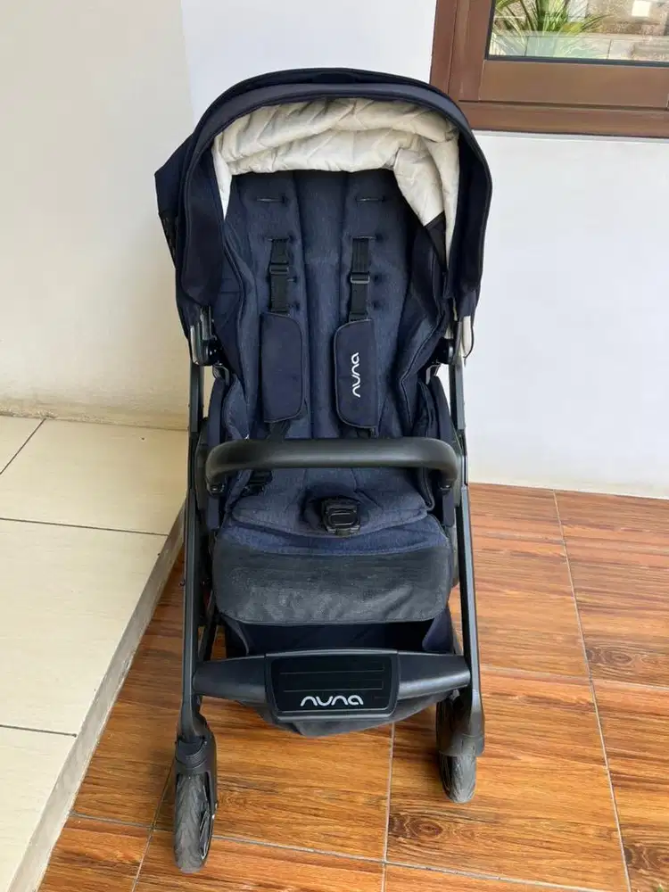 Nuna mixx2 navy preloved good condition