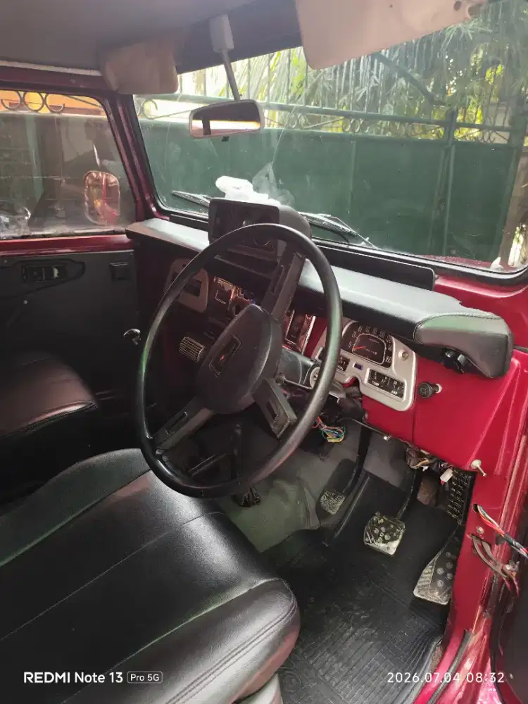 Hardtop bensin thn 1983 , kondisi sehat, surat2 lengkap