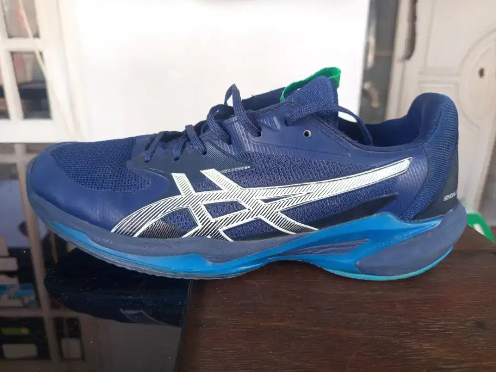 Sepatu Voli asics
