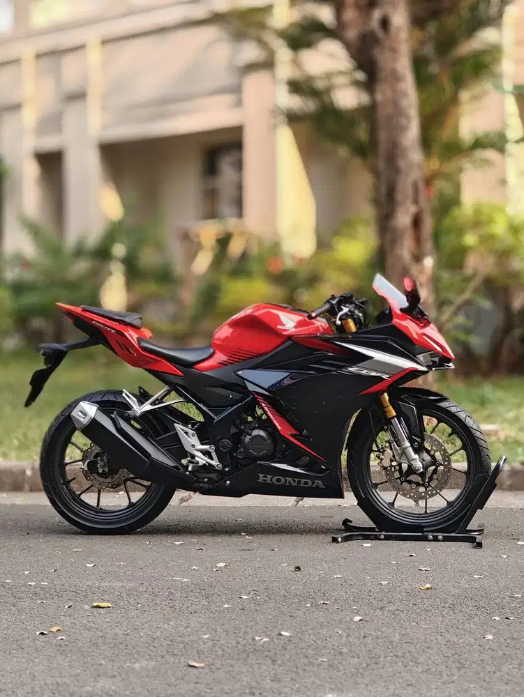 HONDA NEW CBR 150R MERAH 2022 KM 10K PAJAK PANJANG SIAP GAS JAUH