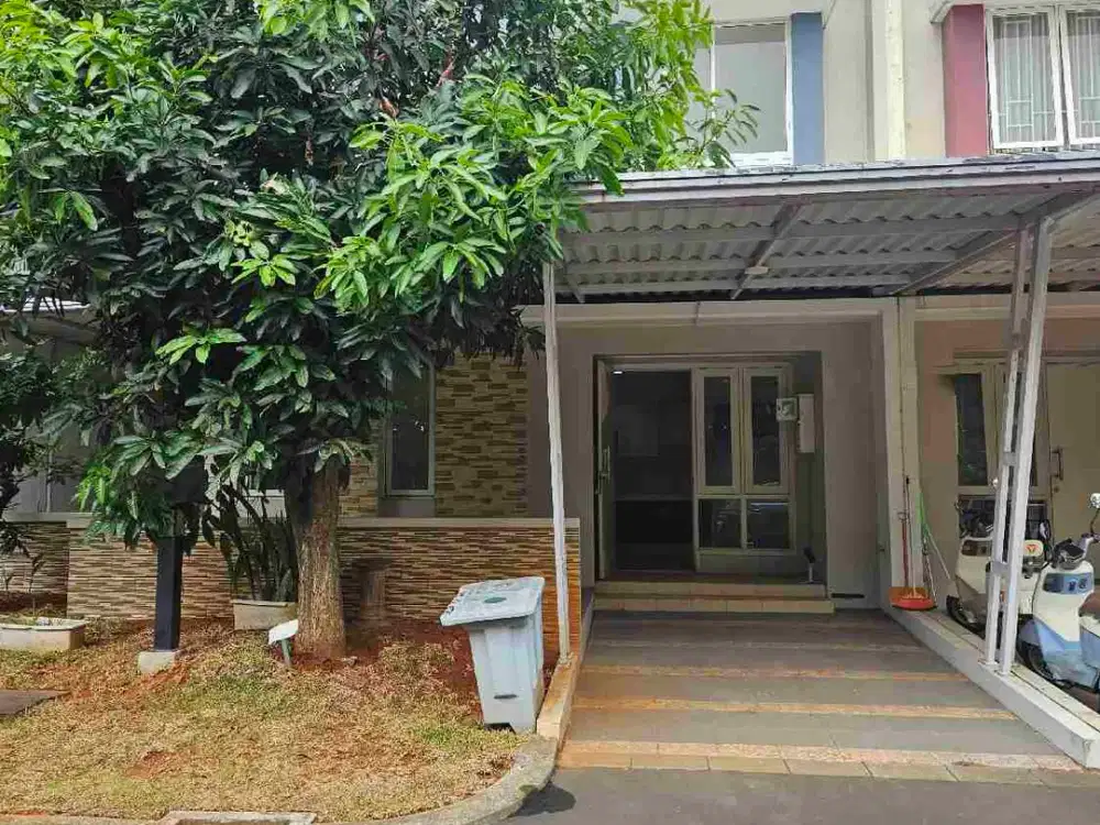 Rumah Hoek Sebelah Sport Club Cluster Thomson