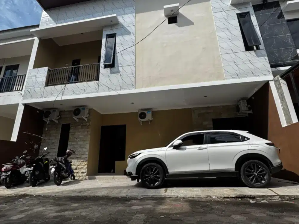 Dijual Rumah Kost 2 Lantai 10 Kamar – Full Furnished & Full Terisi - Surabaya