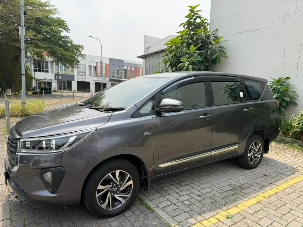 Toyota Kijang Innova Reborn 2.0 V