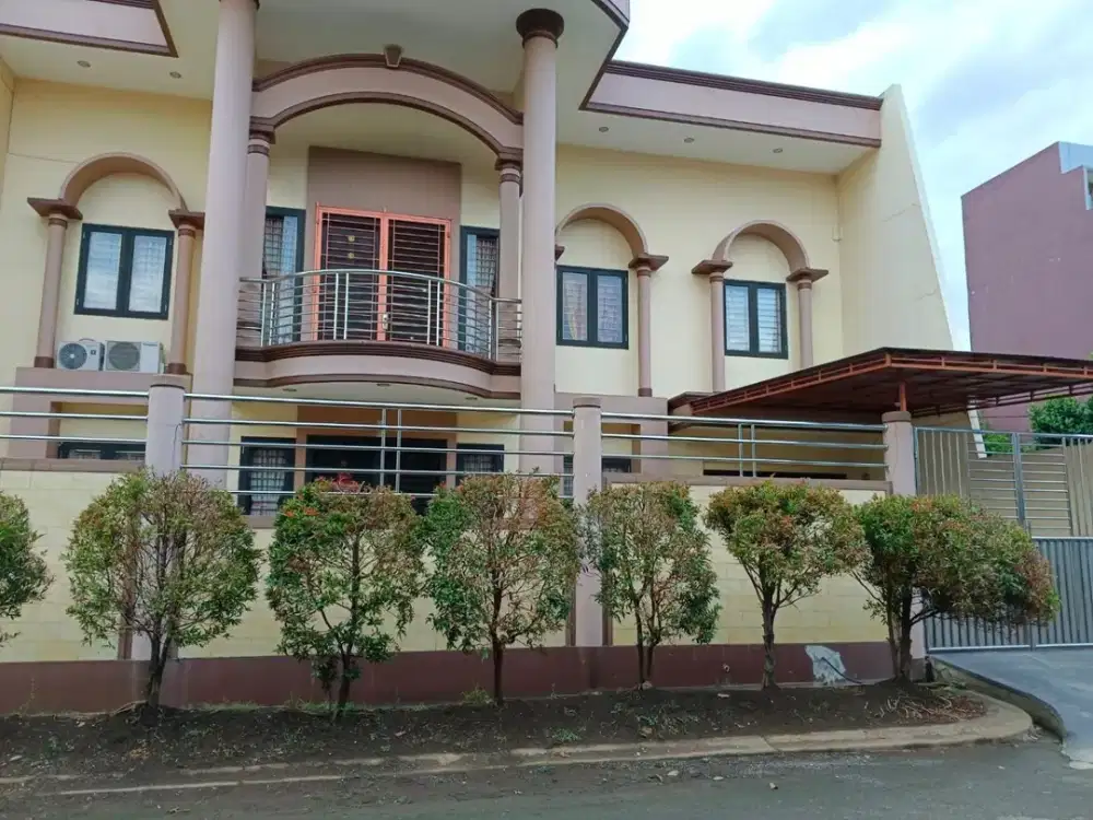 Rumah Cantik Siap Huni, Furnished, di cluster Harapan Indah Regency