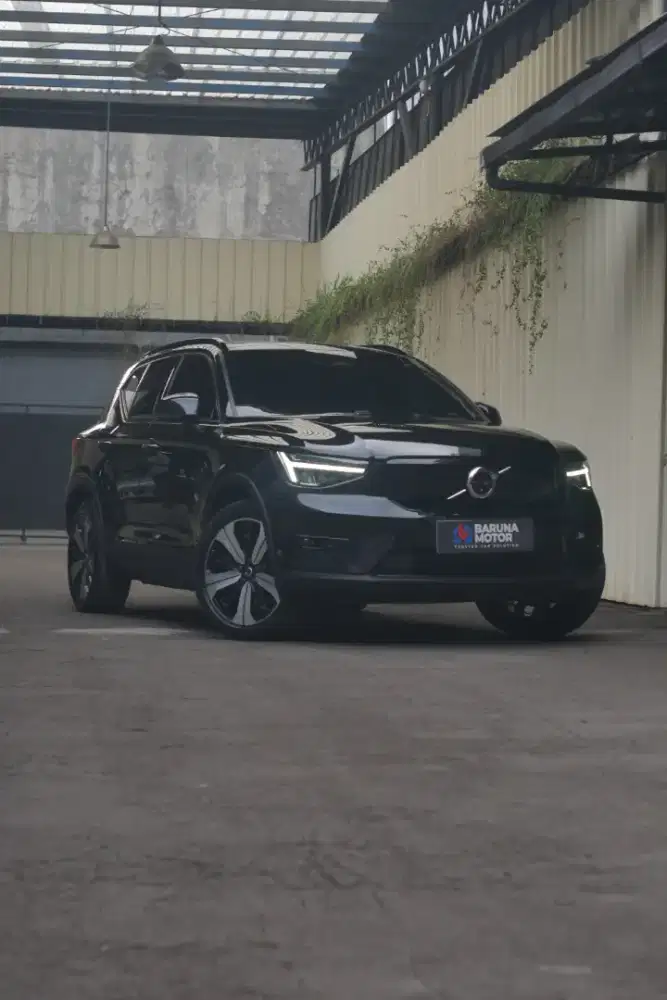 VOLVO XC40 T5 RECHARGE  PURE ELECTRIC 2023