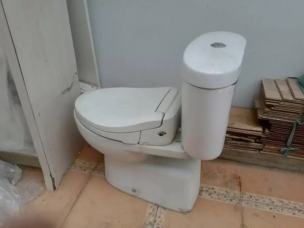 DIJUAL CEPAT! KLOSET DUDUK BEKAS