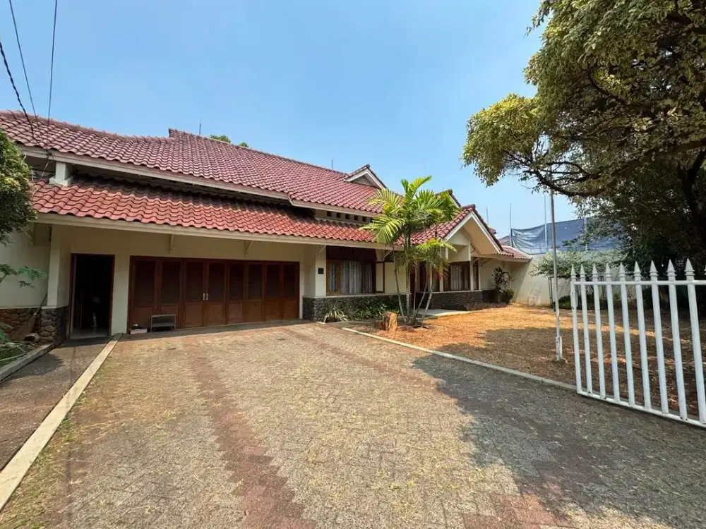Rumah Luas 816M2 Terawat di Kawasan Cilandak Dekat MRT Fatmawati