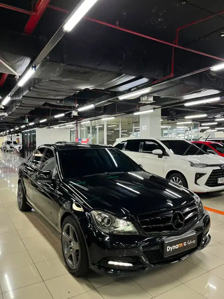 Mercy C 200 CGI thn 2012 Black On Black 
Jok kulit Asli
kaki2 Senyap