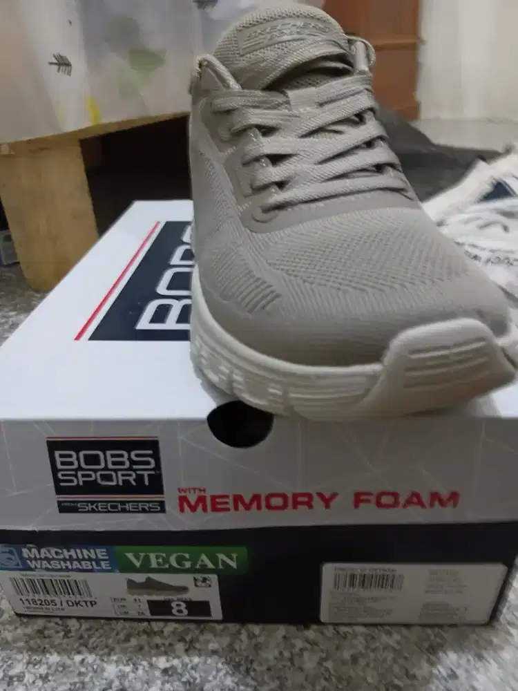 Sepatu SKECHERS