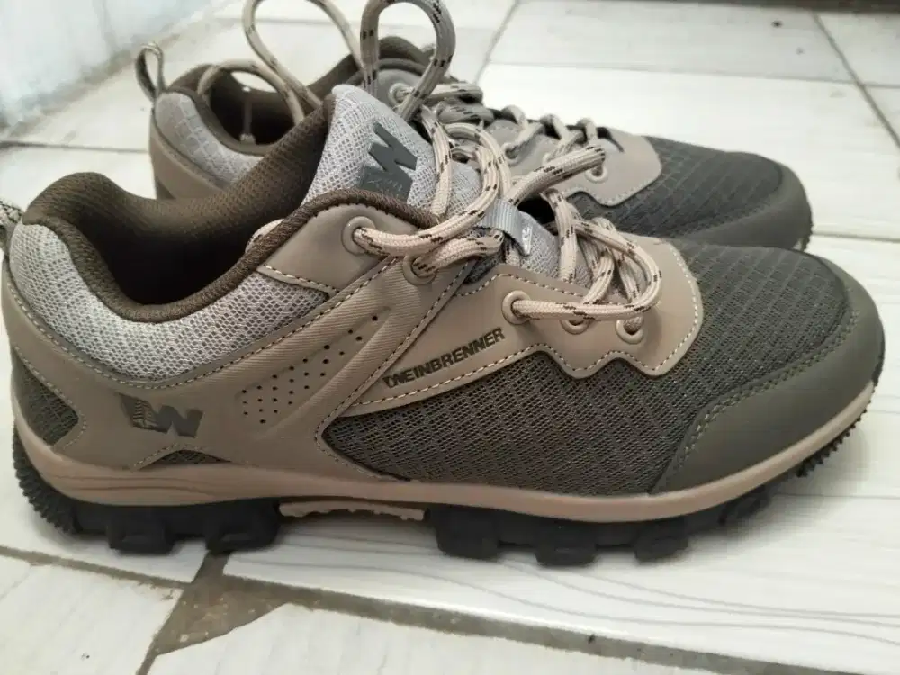Sepatu Bata barter sepatu volley