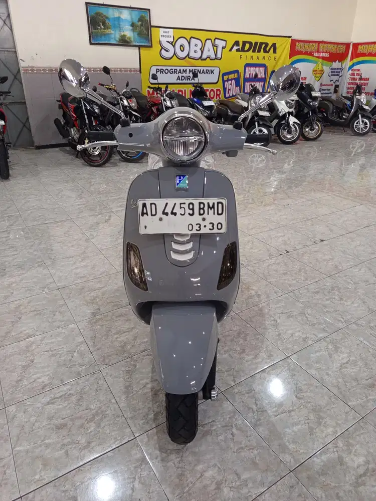 Vespa LX 125 2024 Istimewa