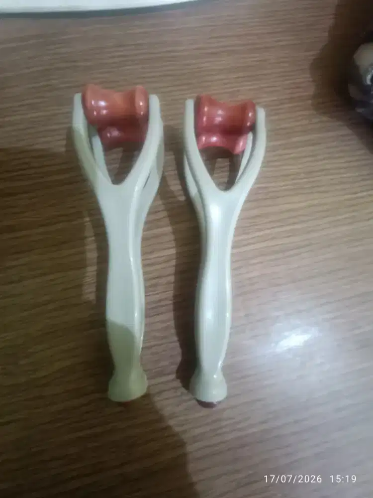 Alat pijat jari kayu nyaman