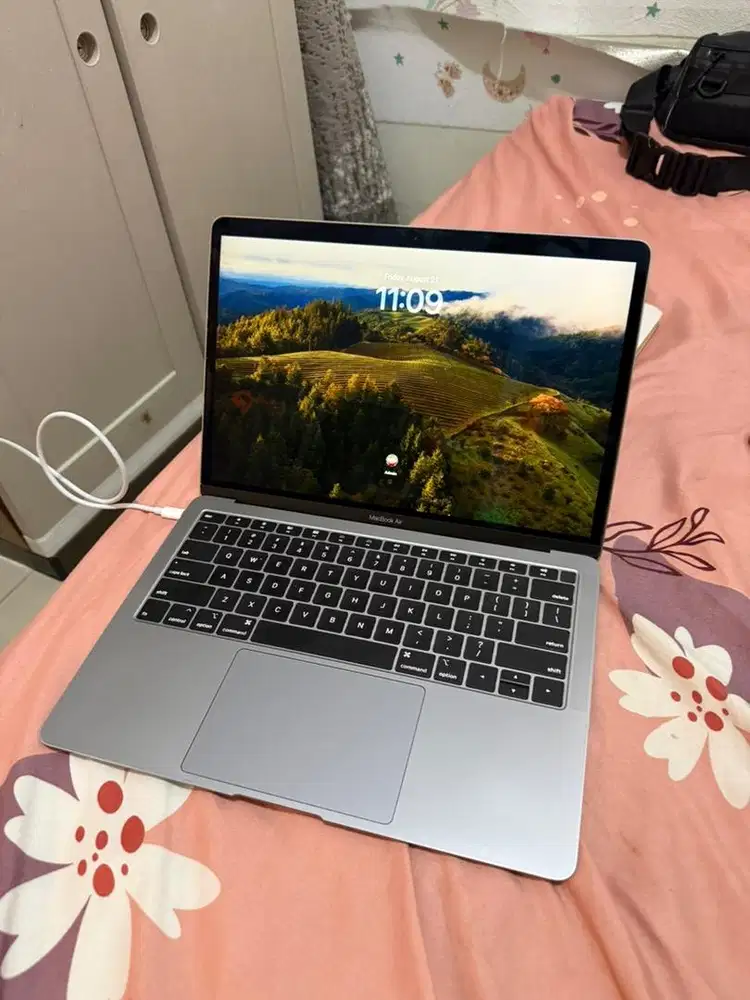 Macbook air 2019 13 core i5 terbaik