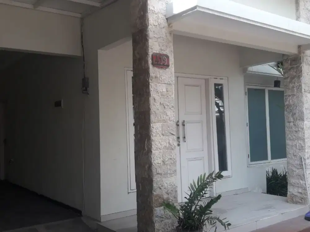 DIJUAL RUMAH MEWAH SIAP HUNI - SIDOSERMO