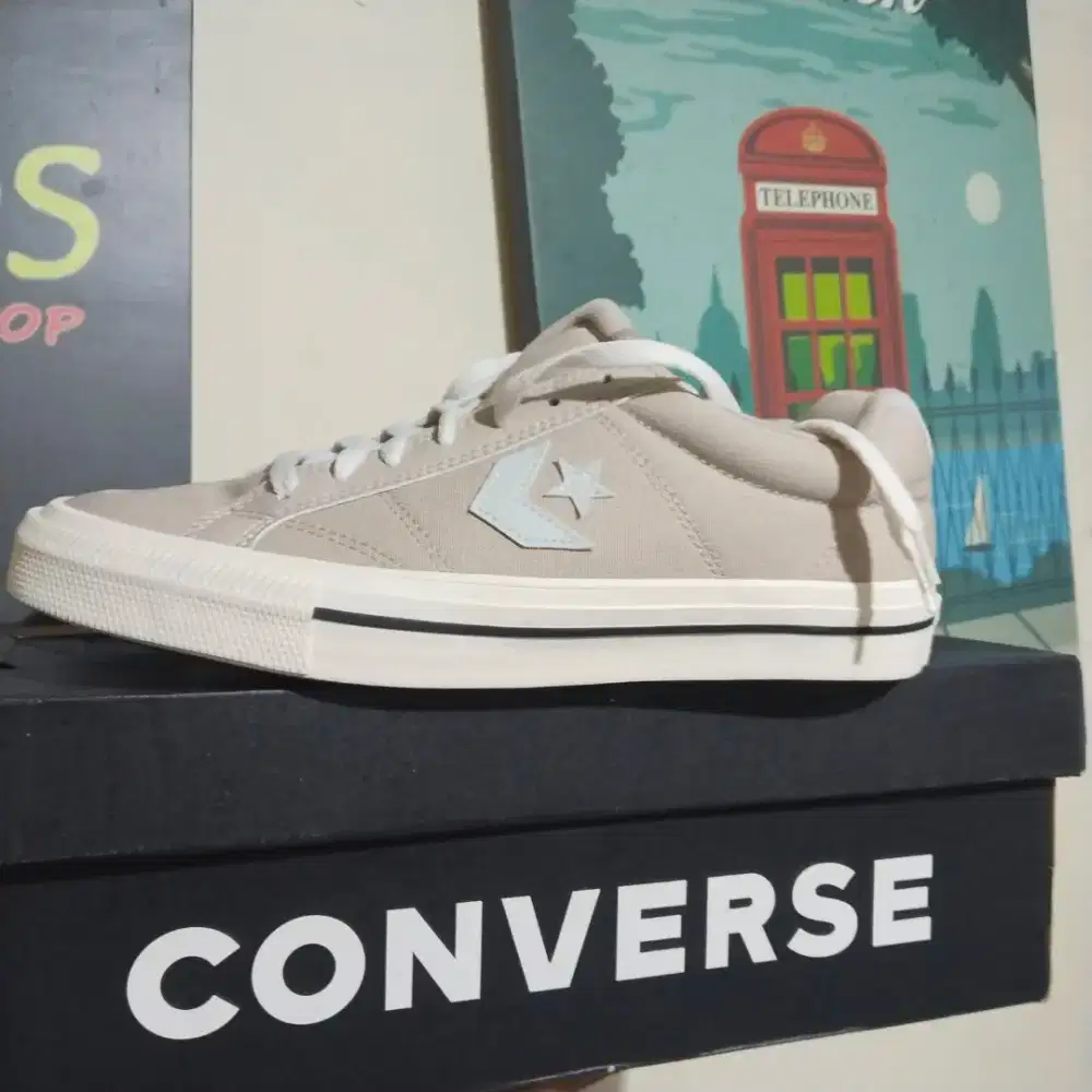Sepatu Converse pria