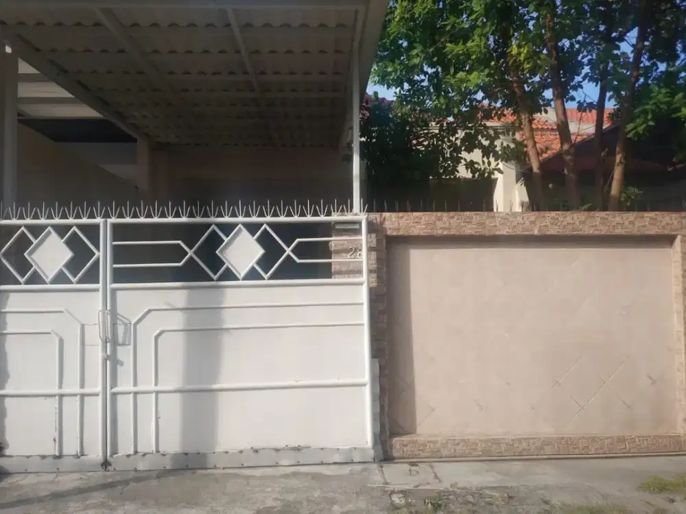 Rumah Simpang Darmo Permai utara