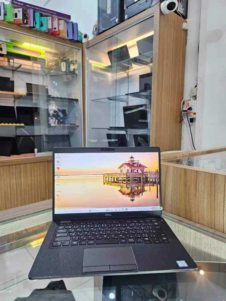 Laptop Core i5 Touchsreen Berkualitas Mewah