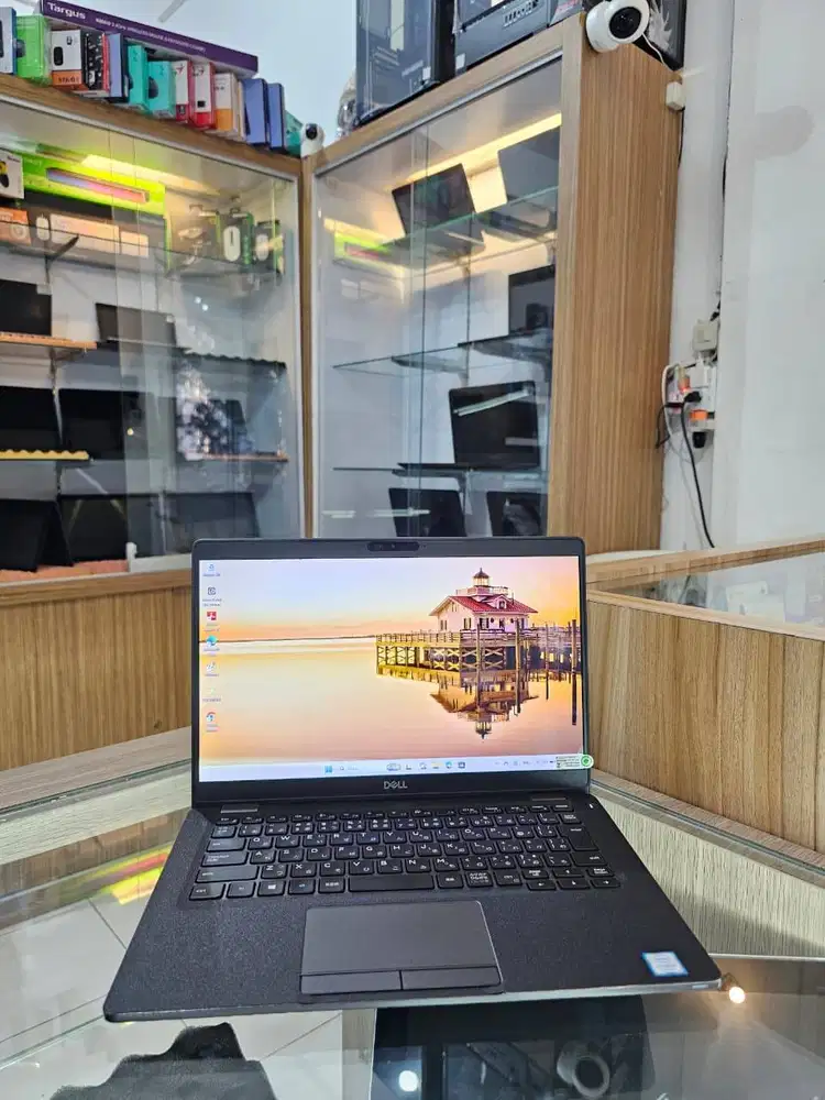 Laptop Core i5 Touchsreen Berkualitas Mewah