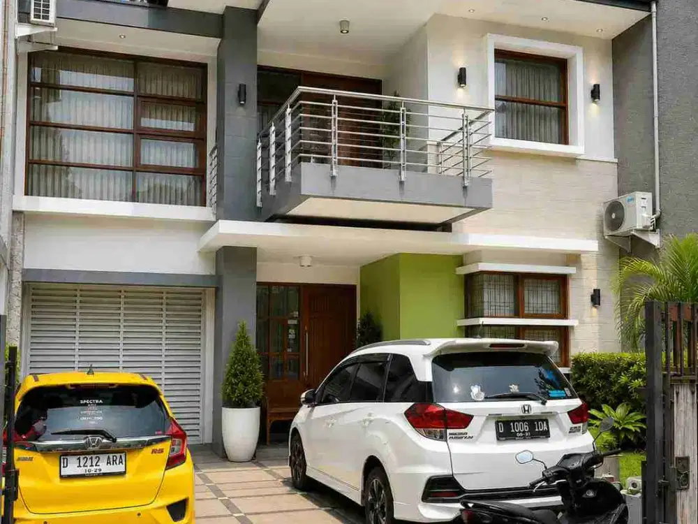 Rumah 3 Lantai di Suryalaya Asri Buah Batu Bandung