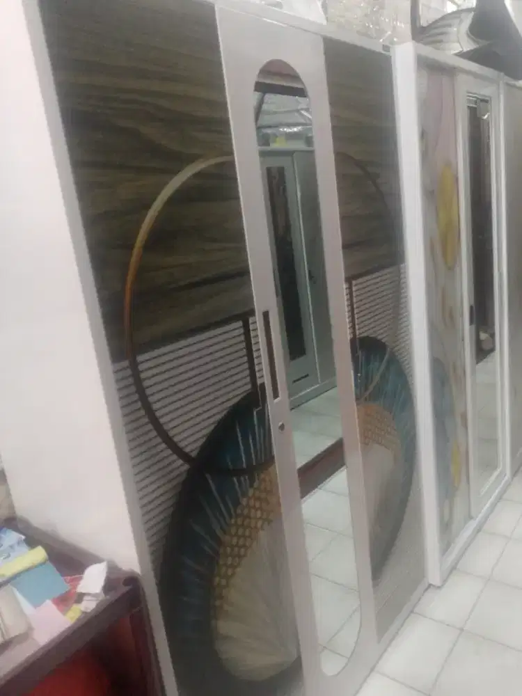 MENJUAL LEMARI PAKAIAN