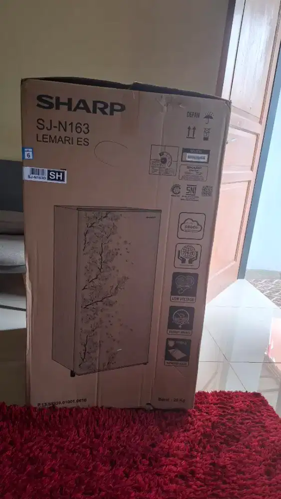 Dijual cepat lemari es sharp sj-N163