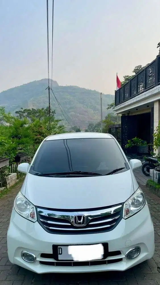 Honda Freed SD 2012