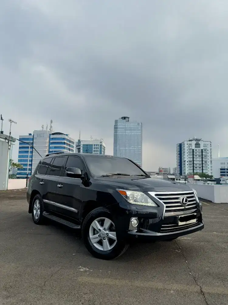LEXUS LX 570 V8 SUV Premium 2012

KM 66.000
