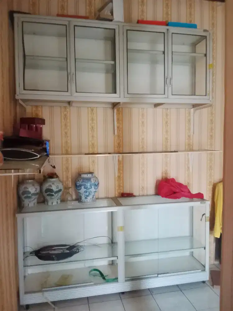 Di jual cepat steling serba guna 1 set kondisi seperti baru