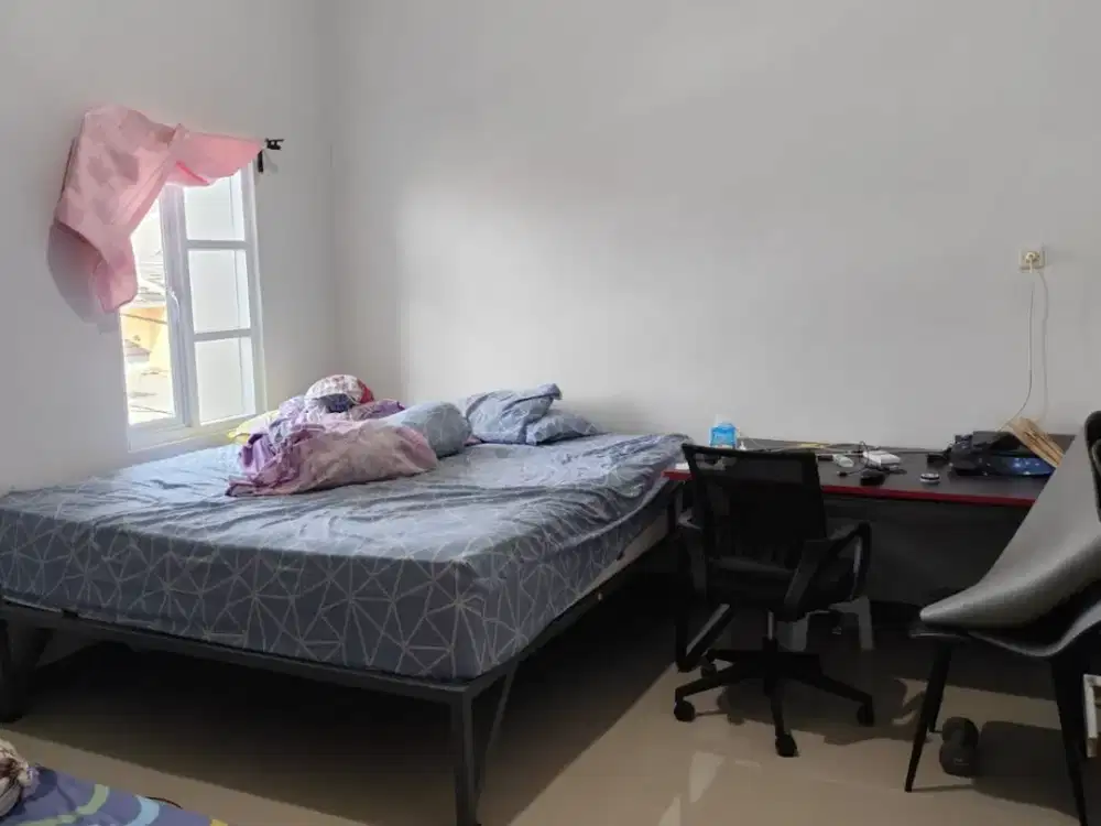 Dijual Rumah Hunian 2 lantai di kawasan Harapan Indah, Bekasi. Cocok untuk tempat tinggal maupun investasi.