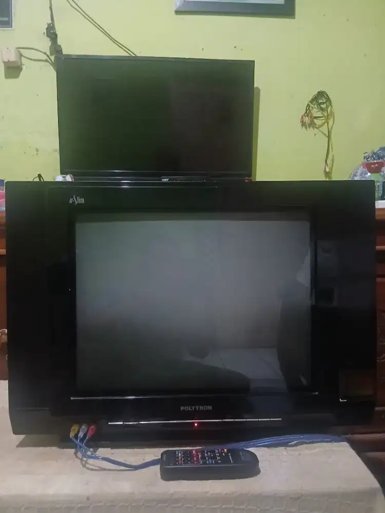 DIJUAL TV POLYTRON 21 INCH