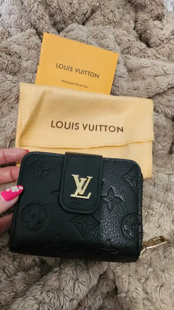 Dompet Lipat Kulit Hitam L v