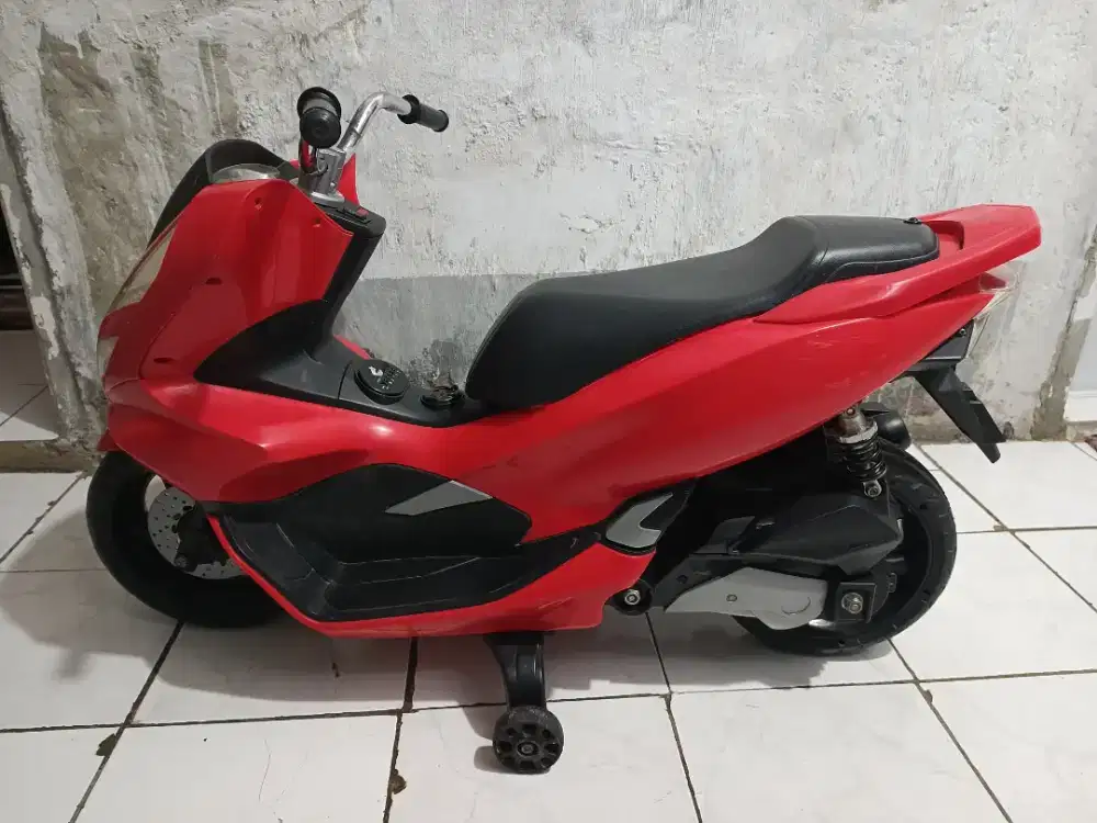 Motor Mainan Anak Model PCX...minus ngga ada baterai/Aki(gambling)