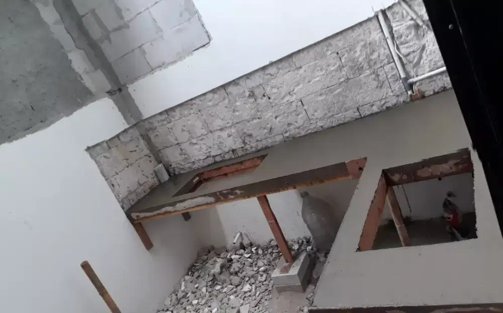 Tukang bangunan renovasi