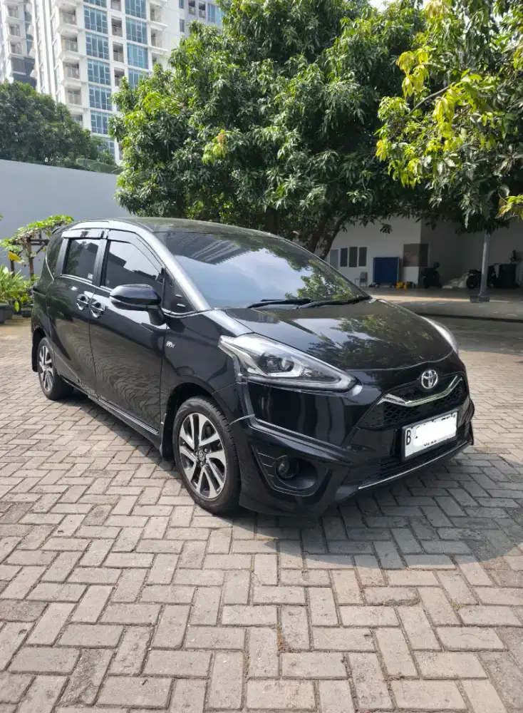 Dijual Toyota Sienta Q CVT 2021