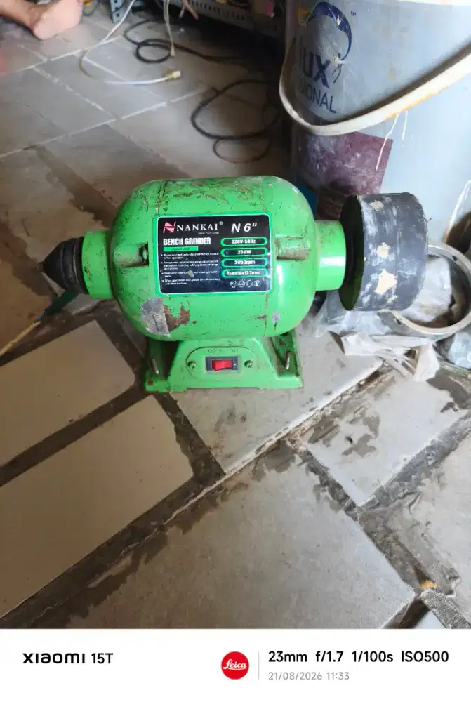 MESIN GERINDA DUDUK BENCH GRINDER 6 INCH 250 WATT BEKAS SEKEN