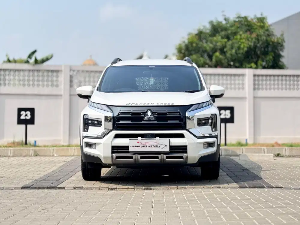 Mitsubishi Xpander cross premium at 2023