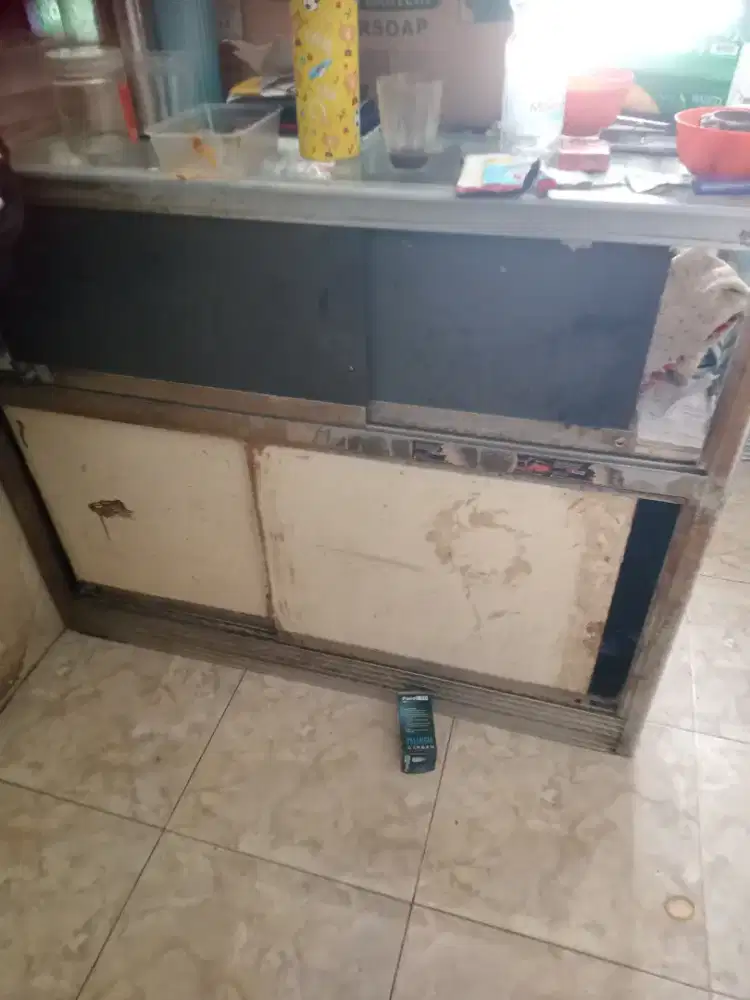 Etalase bekas untuk counter