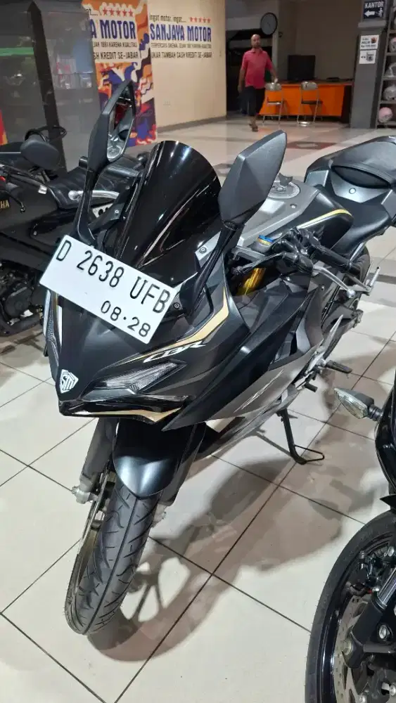 Honda CBR 150 R ABS 2023 - GESER KE KIRI - SRI SANJAYA MOTOR