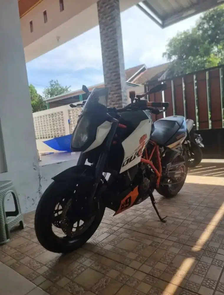 Moge kTm SuperDuke 990 2011