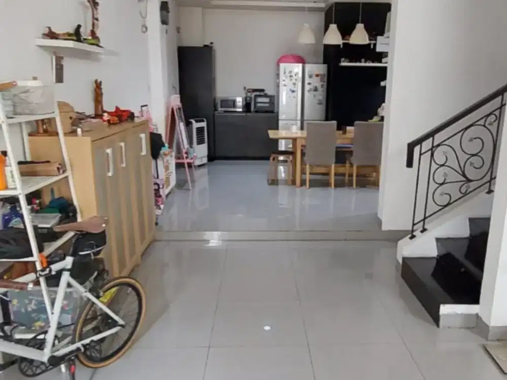 Dijual Rumah 2,5 Lantai Hadap Barat Laut - Furnished