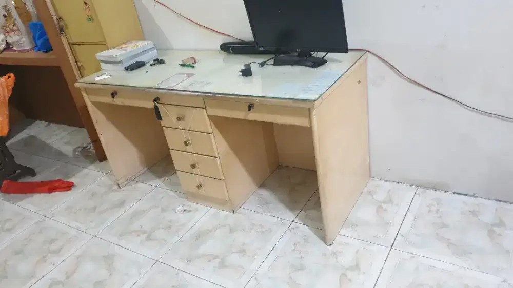 Meja Besar 155x60 cm + Kaca Atas + 5 Laci